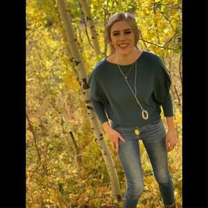 Meet your Posher, Caitlin